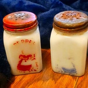 Vintage White Milk Glass PEPPER & Salt Shaker Red Graphics
